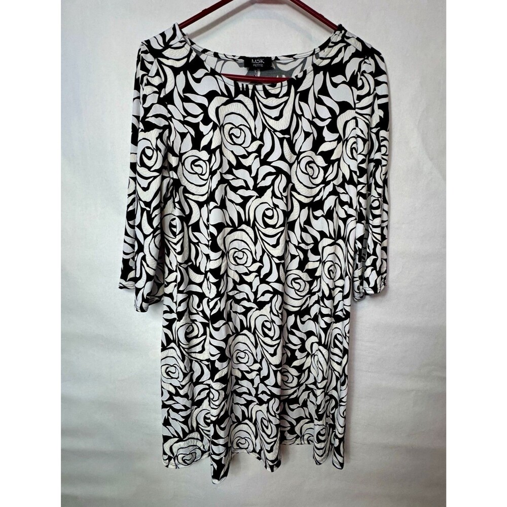 MSK Petite Black White Floral 3/4 Sleeve Scoop Neck Knee Length Dress